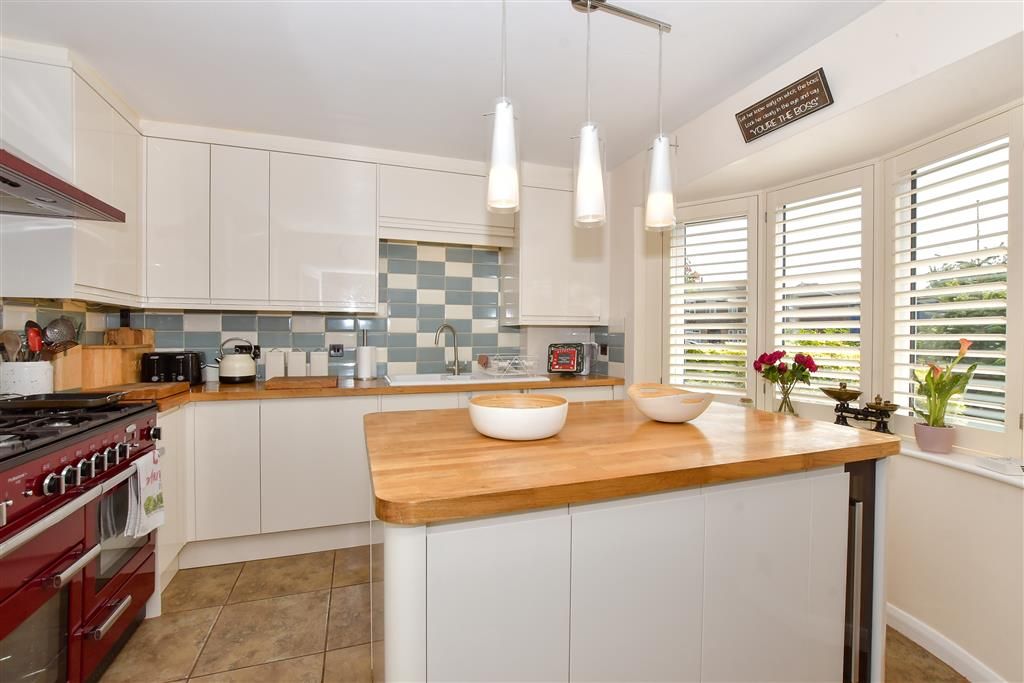 Property photo 3 of 15 Kitchen
