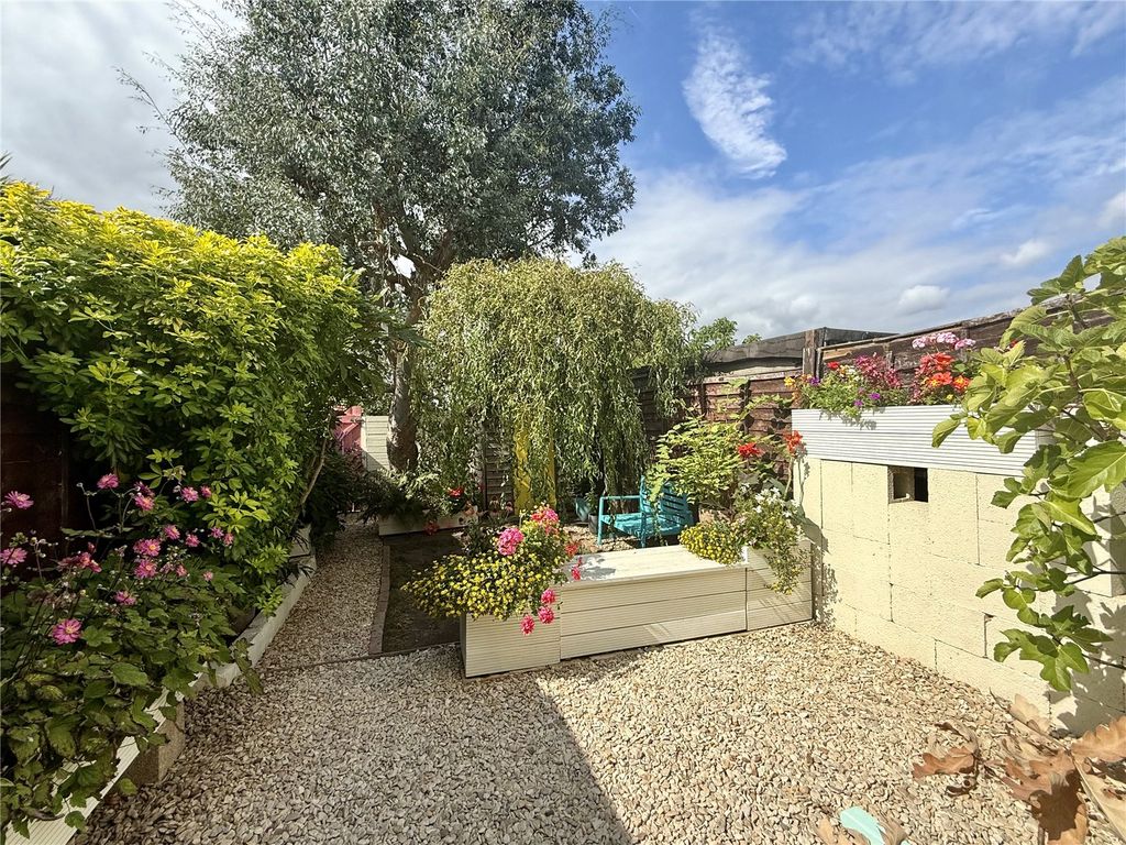 Property photo 2 of 21 Picture No. 02