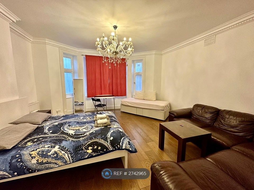 Property photo 1 of 16 Bedroom 1