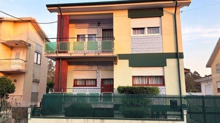 Property photo 1 of 26 Two-Bedroom Plus One House In Pedroso