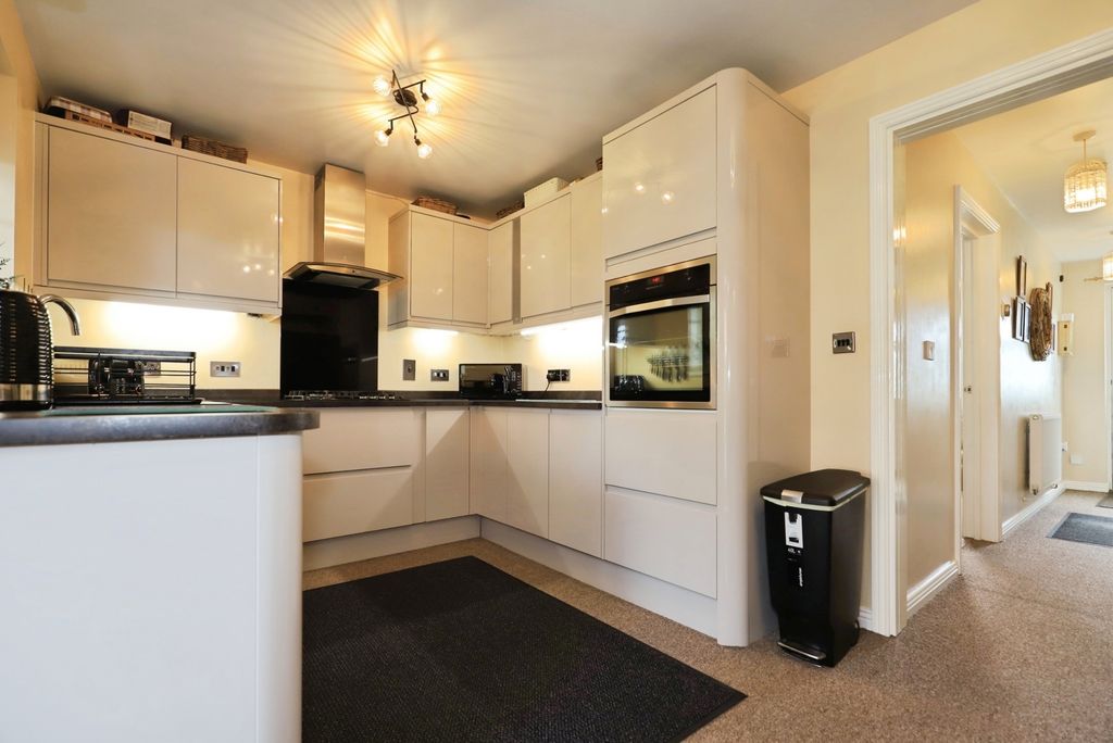 Property photo 3 of 20 Pbox-Img.Jpg