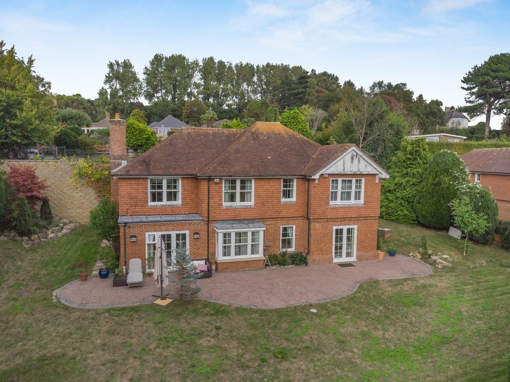 Property photo 1 of 33