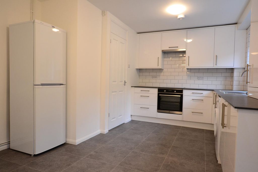 Property photo 2 of 15 Kitchen
