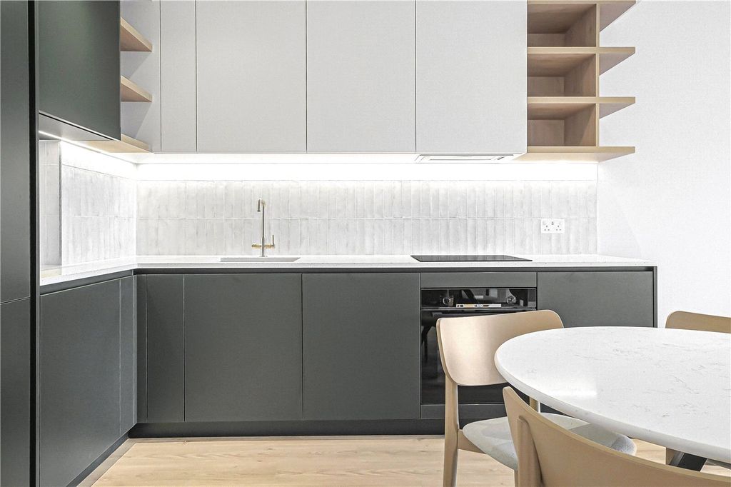 Property photo 2 of 11 Picture No. 13