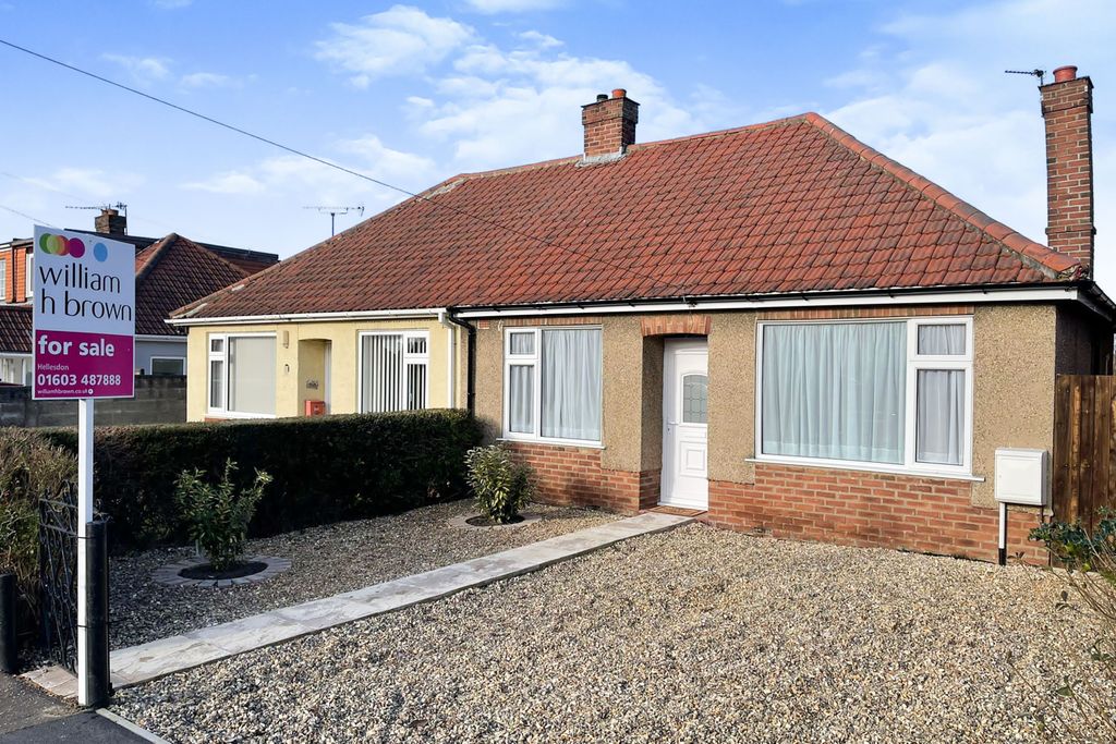 Property photo 1 of 15 Outside