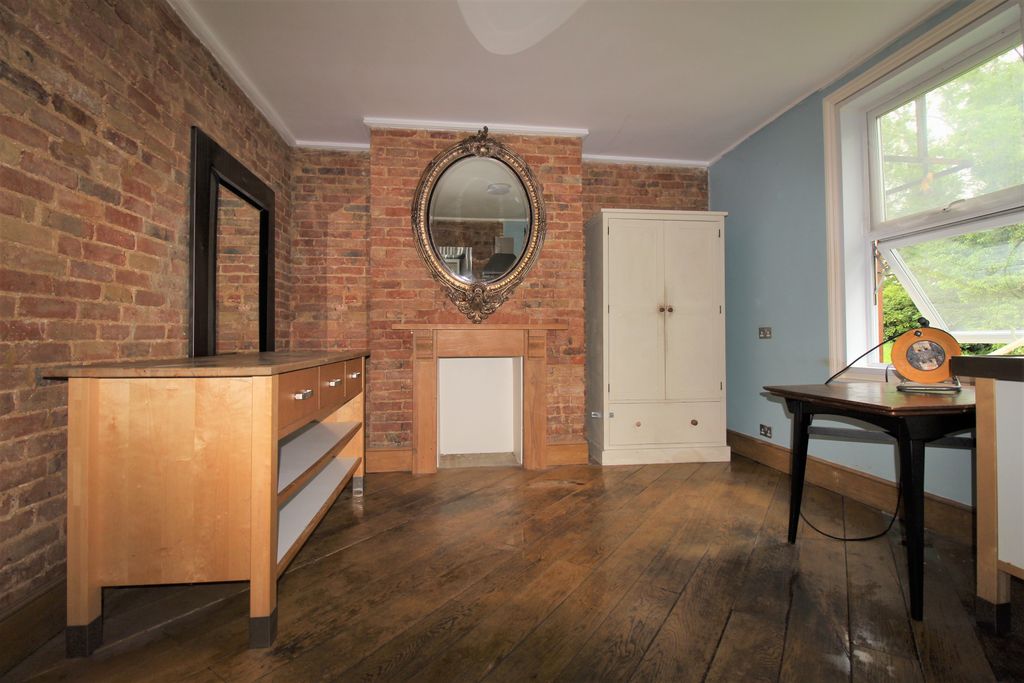 Property photo 3 of 23