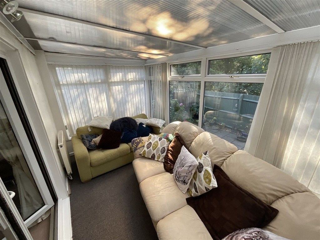 Property photo 2 of 8 Conservatory