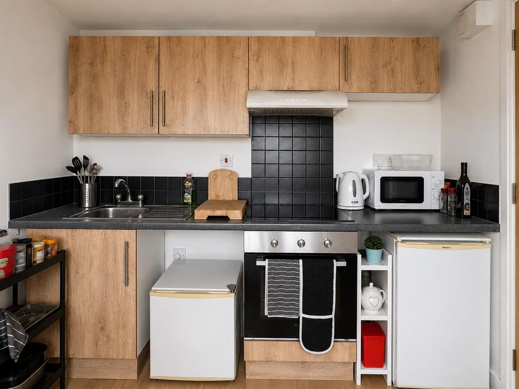 Property photo 2 of 6 Kitchen 1.Png