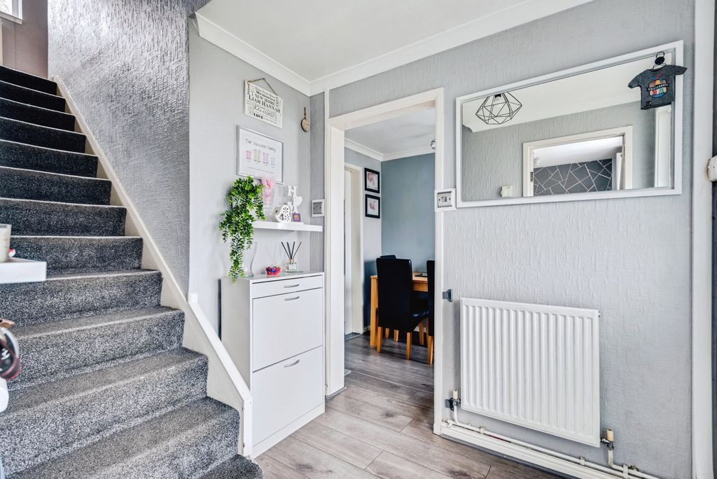 Property photo 3 of 21