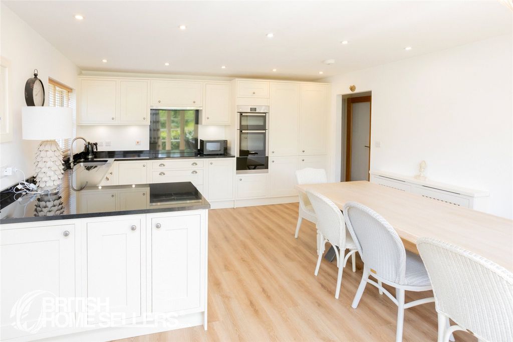 Property photo 3 of 38 Picture No. 53