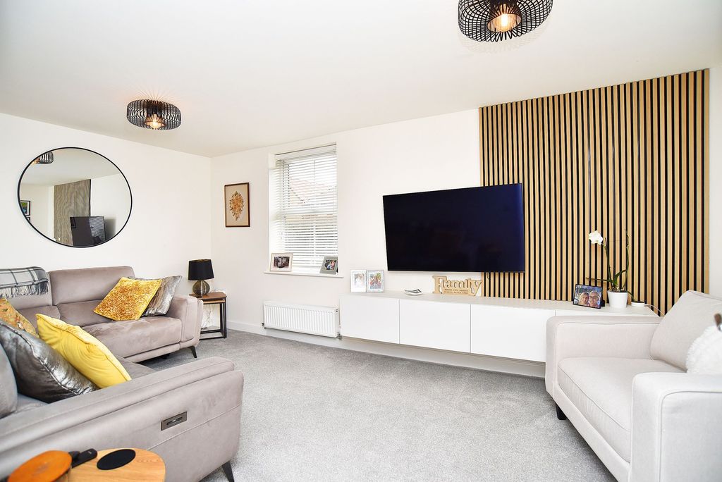 Property photo 3 of 19