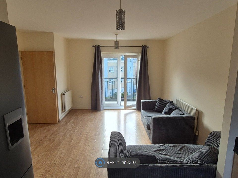 Property photo 1 of 10 Living Room With Balcony