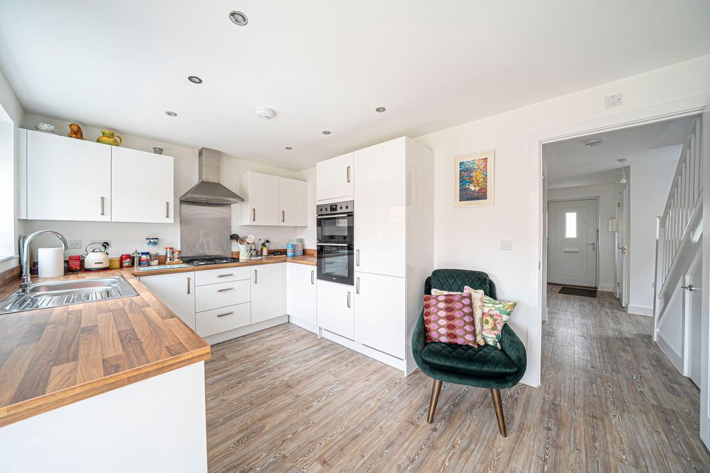 Property photo 3 of 19 Kitchen/Dining Room