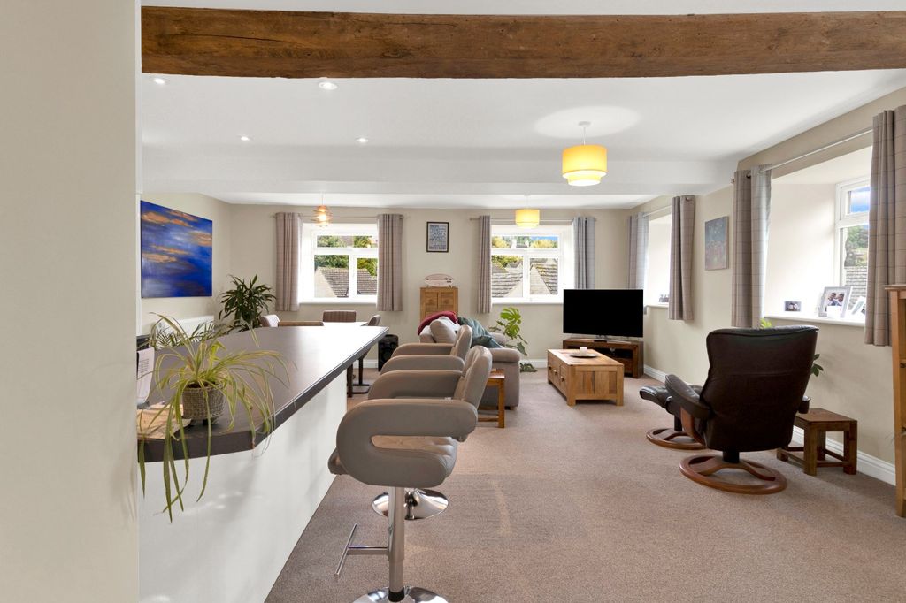 Property photo 3 of 17 Picture No. 10