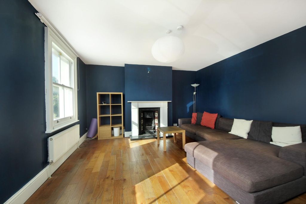 Property photo 2 of 7