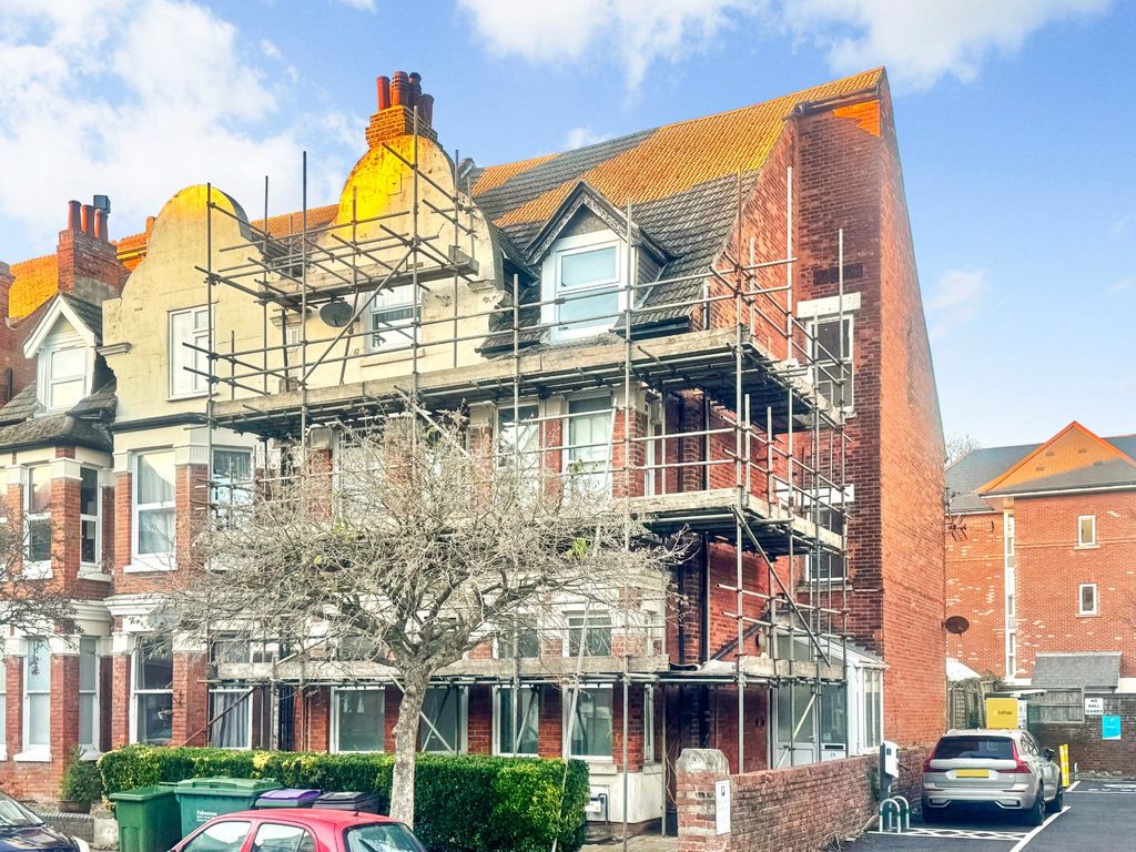 Property photo 1 of 5 Westbourne Gardens