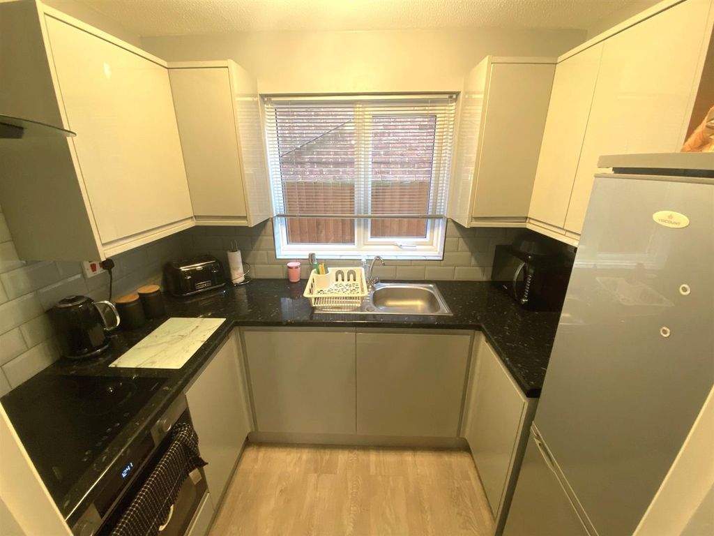 Property photo 2 of 9 Kitchen New .Jpg