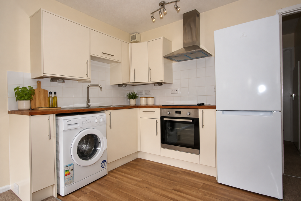 Property photo 3 of 5 Kitchen - Virtually Staged To Illustrate The Potential Use.