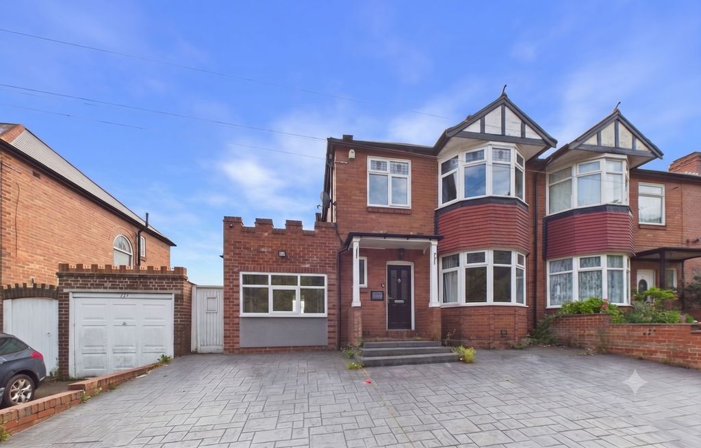 Property photo 1 of 15 External