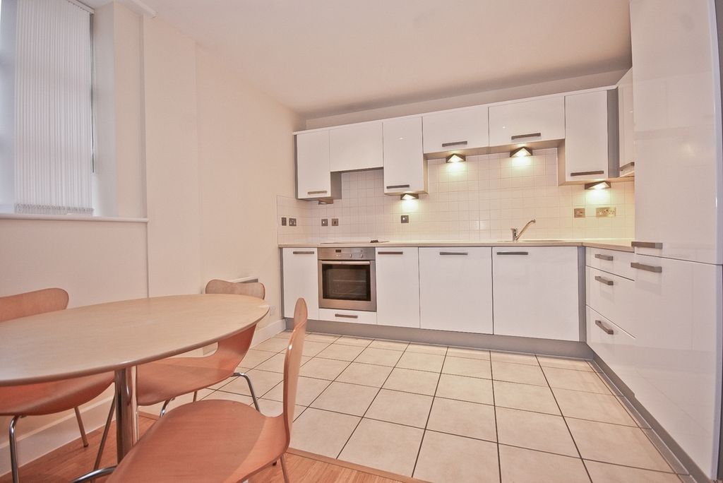 Property photo 2 of 6 Kitchen