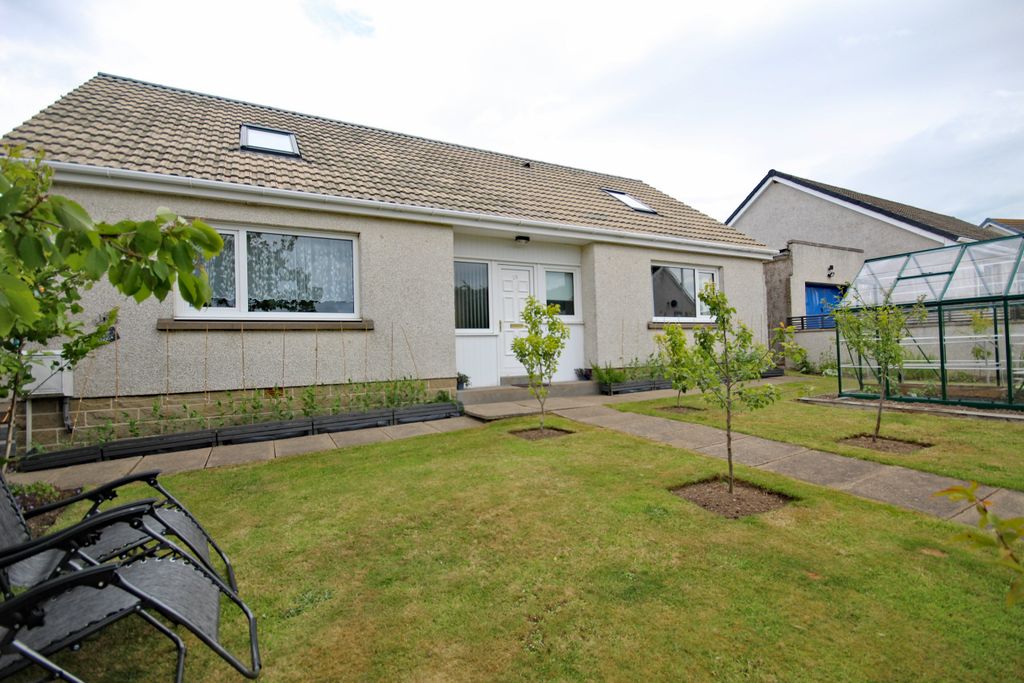 Property photo 1 of 33