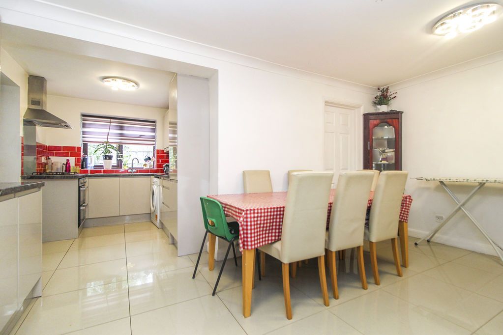 Property photo 2 of 17 Kitchen/Diner