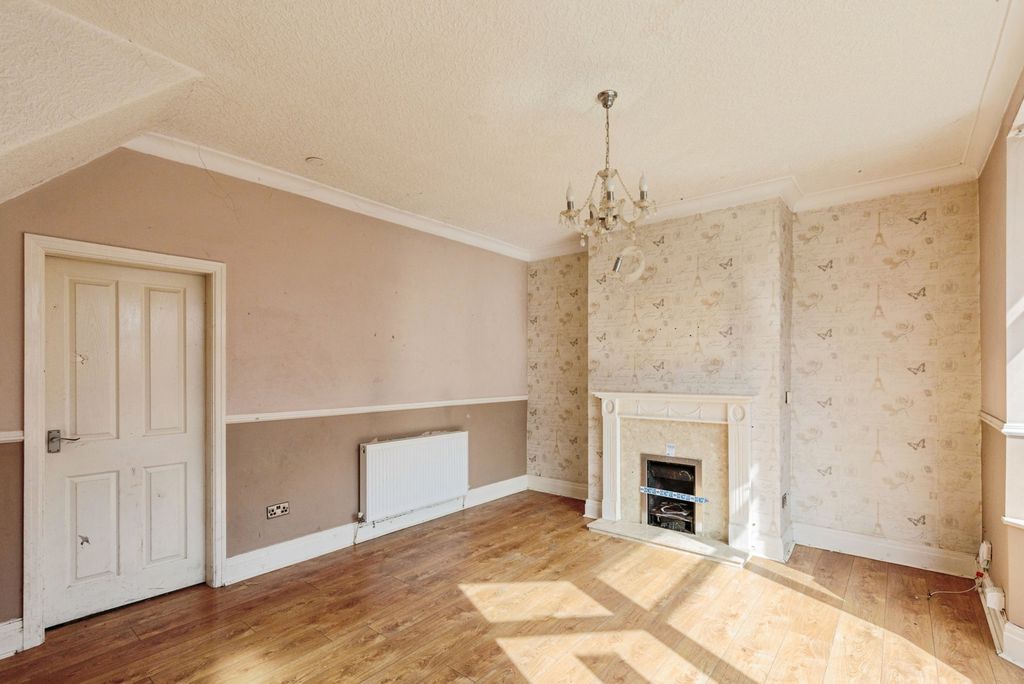 Property photo 3 of 16 Pbox-Img.Jpg