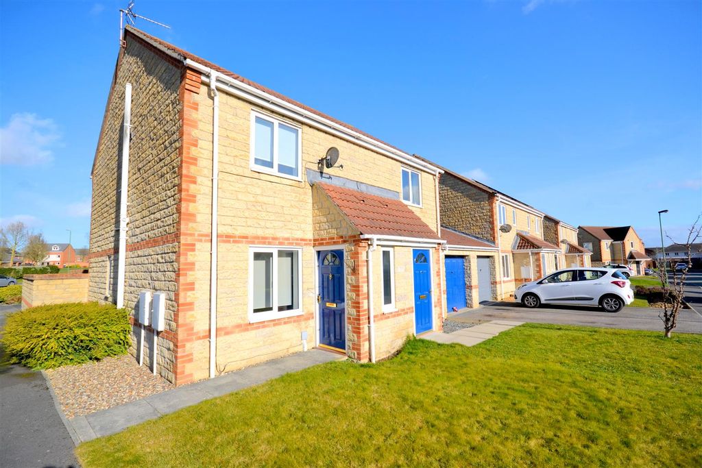 Property photo 1 of 8 3 Pinewood Cl External.Jpg