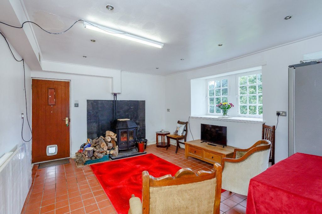 Property photo 3 of 23