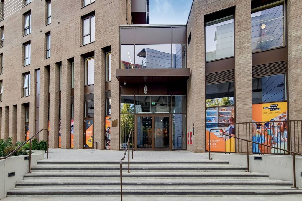 Property photo 3 of 20