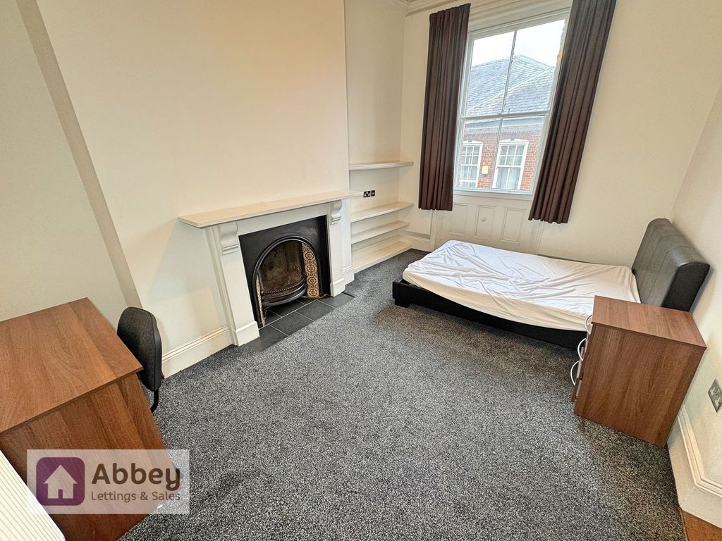 Property photo 1 of 12 Bedroom 4