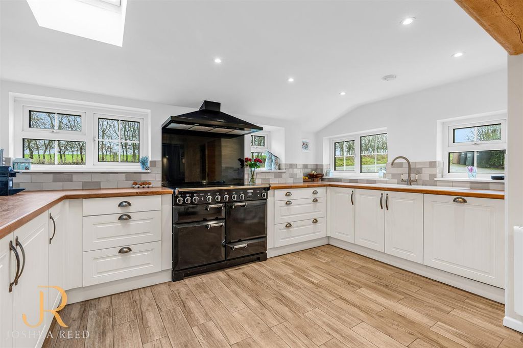 Property photo 2 of 38 Internal-10.Jpg