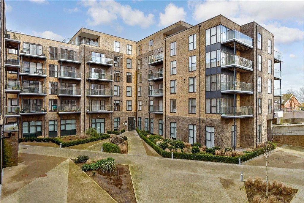 Property photo 1 of 11 External (Brochure)