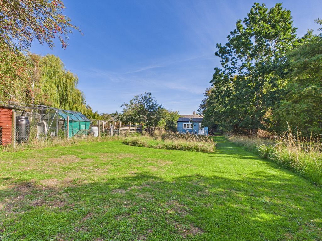 Property photo 3 of 24 Cam02519G0-Pr0486-Still025