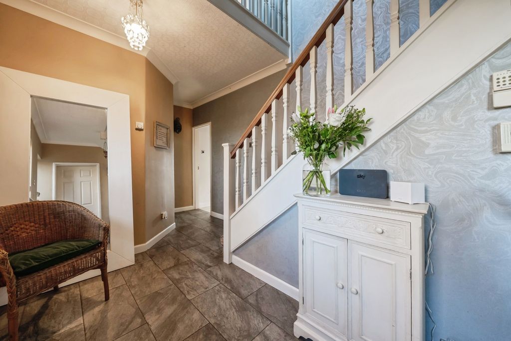 Property photo 2 of 26 Hallway