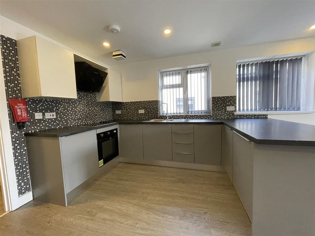 Property photo 2 of 12 Img_5821.Jpg