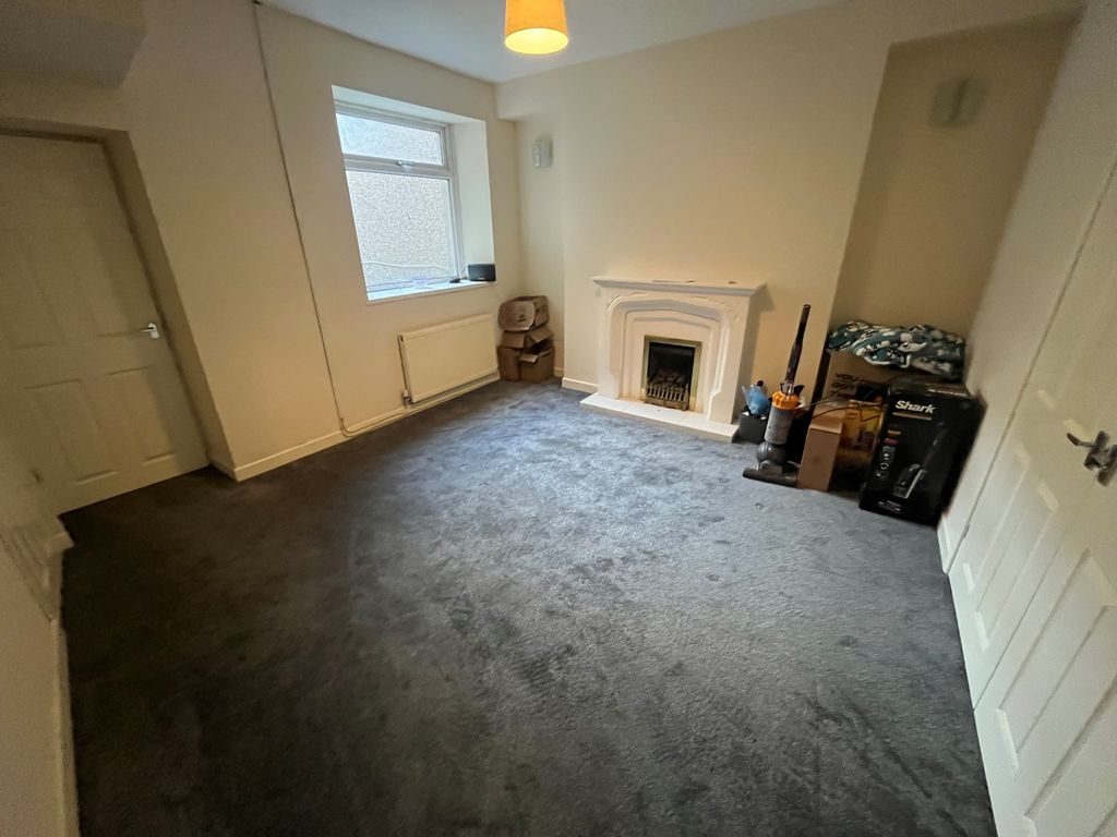 Property photo 3 of 10 Dining Room