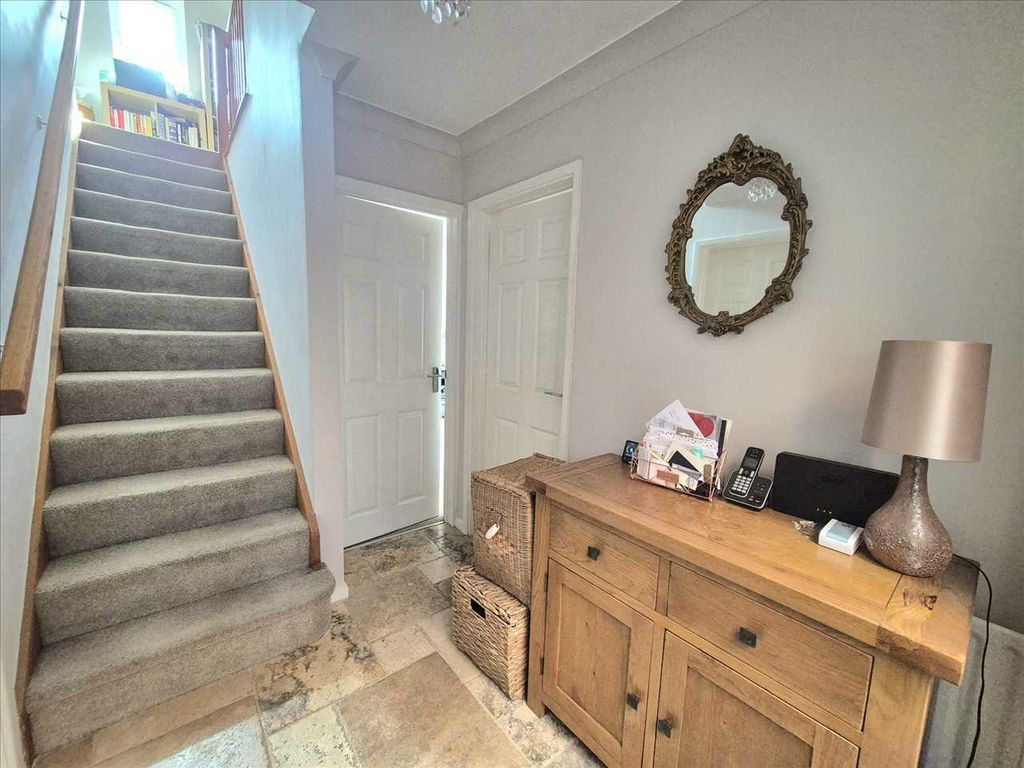 Property photo 3 of 31 Hall