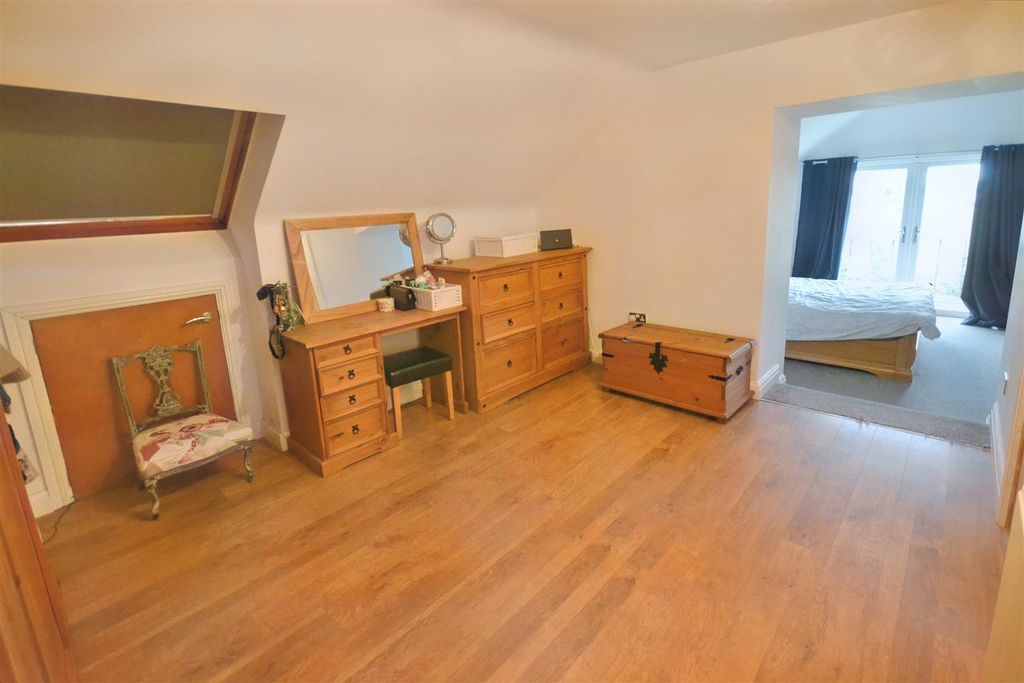 Additional image 11 of 4 bed detached bungalow for saleWaterston Road, Milford Haven SA73