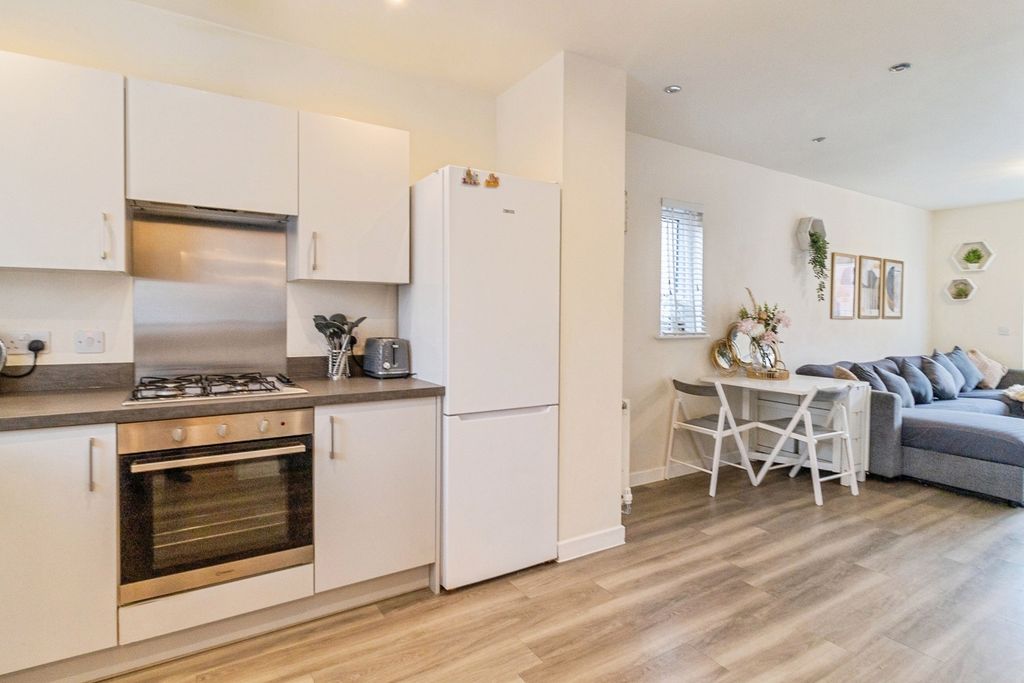 Property photo 3 of 24 Pbox-Img.Jpg