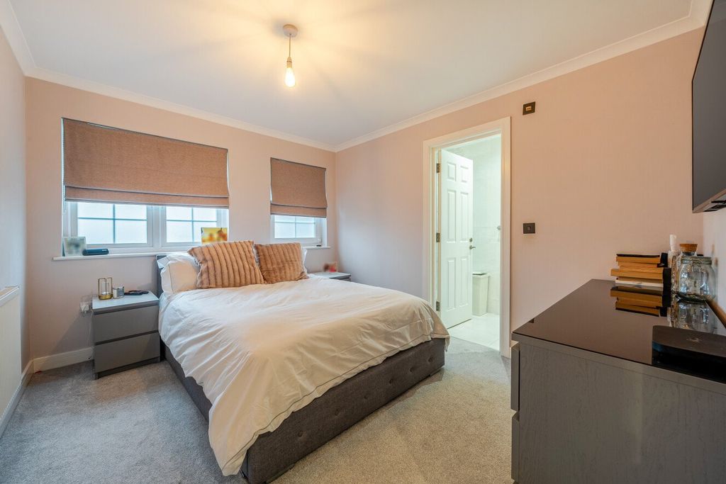 Property photo 3 of 17 Picture No. 18