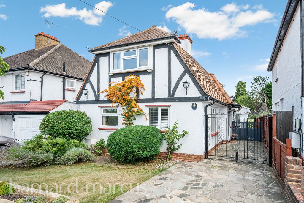 Property photo 1 of 17