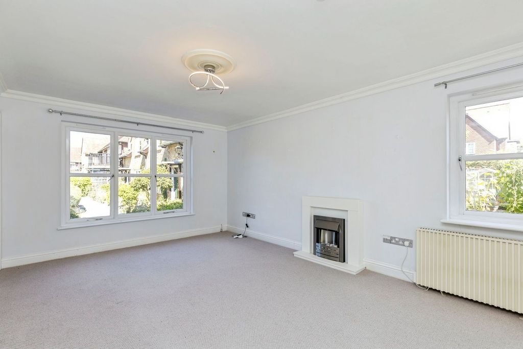 Property photo 3 of 26