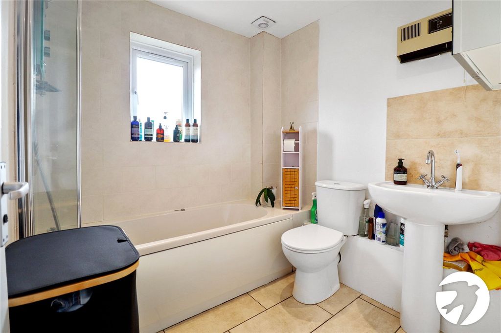 Property photo 3 of 8 Picture No. 06