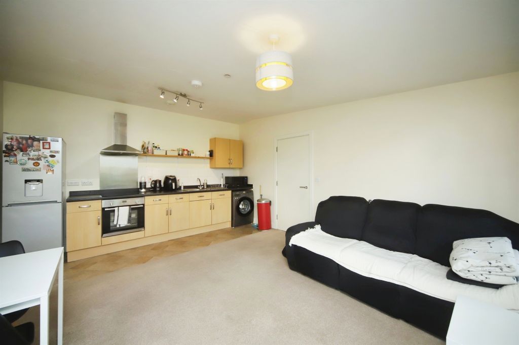 Property photo 3 of 11