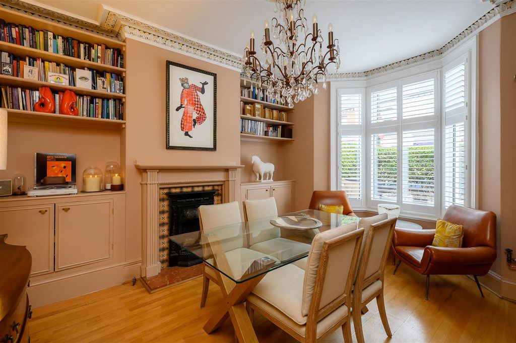 Property photo 2 of 21 Dining Room