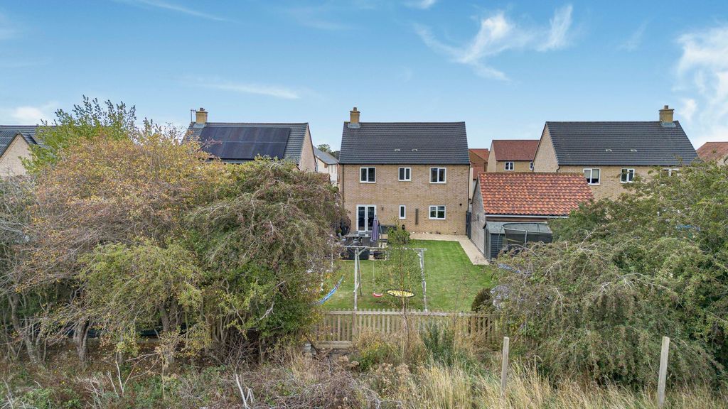 Property photo 1 of 32