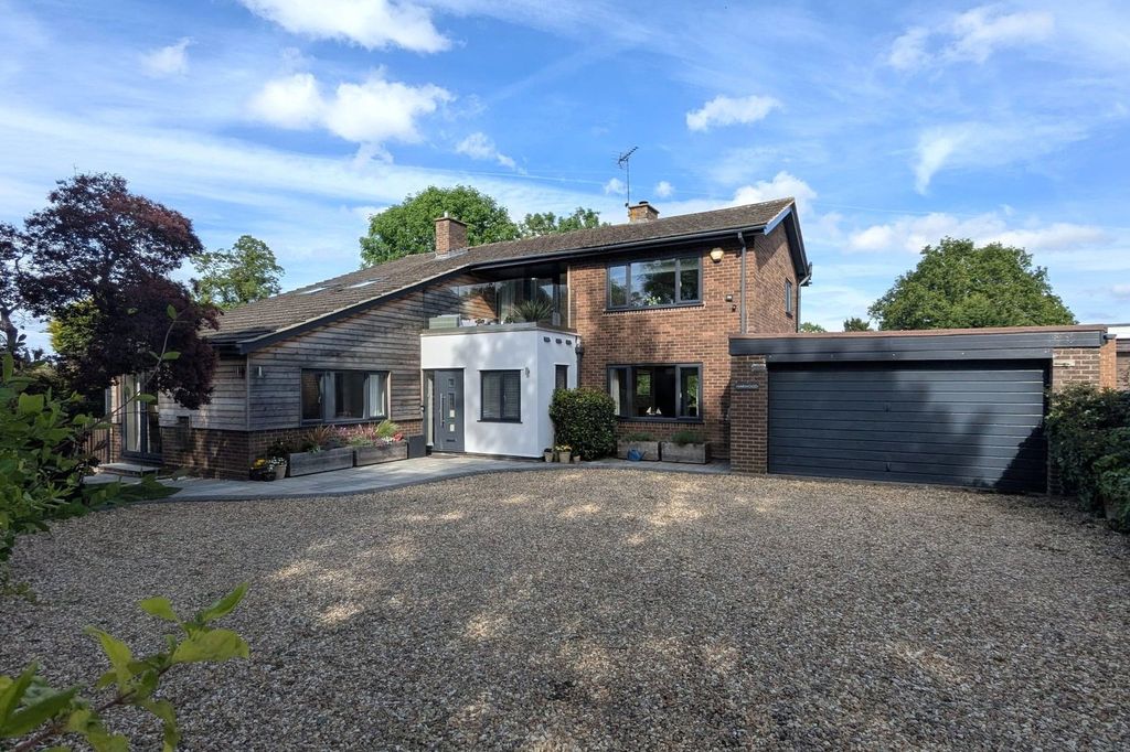 Property photo 1 of 26