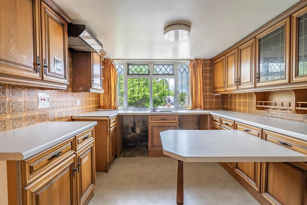 Property photo 3 of 24 Kitchen