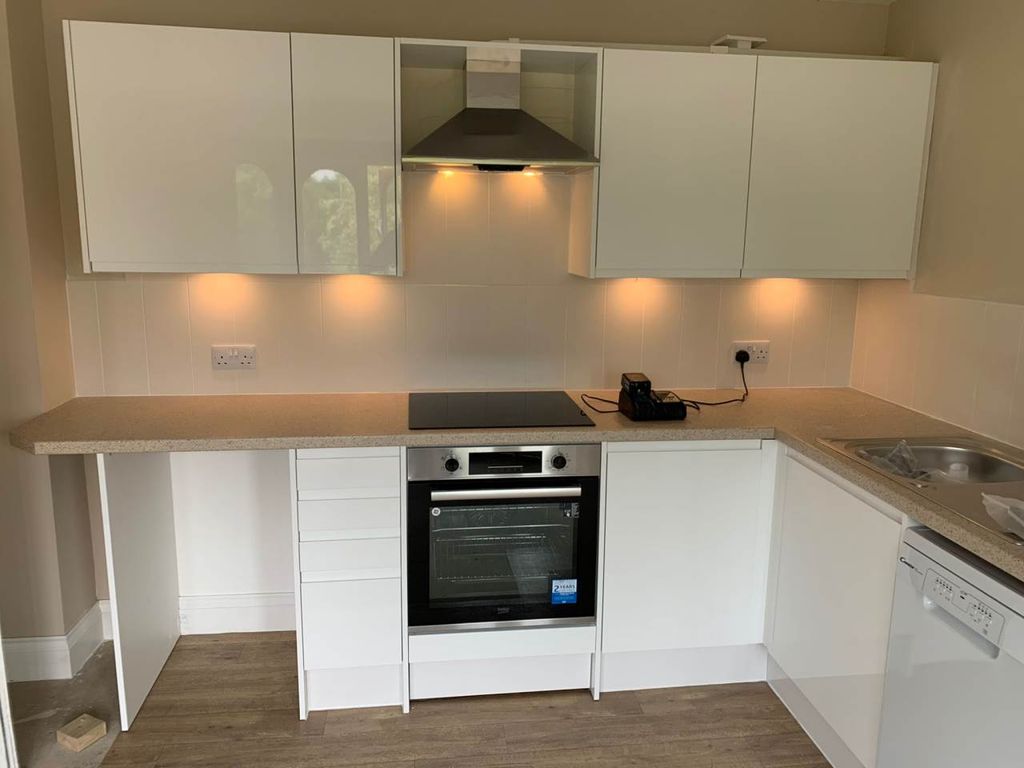 Property photo 2 of 9 168B    Kitchen